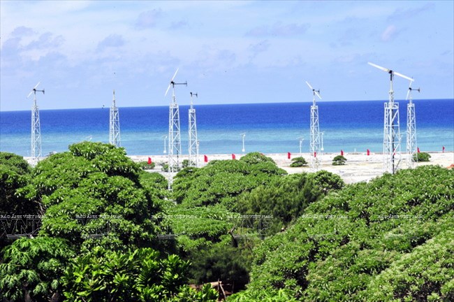 Life on Spratly archipelago